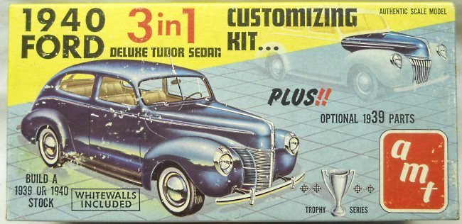 AMT 1/25 1939 or 1940 Ford Deluxe Tudor Sedan 3 in 1 Trophy Series, 240 plastic model kit